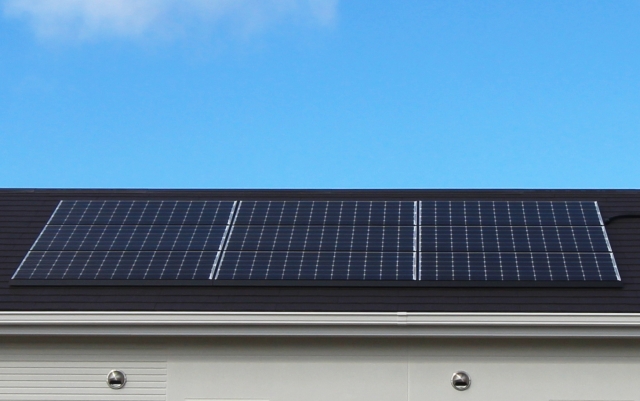 太陽光発電は一般家庭でどう使う 導入するメリット デメリット ファミリアホームサービス