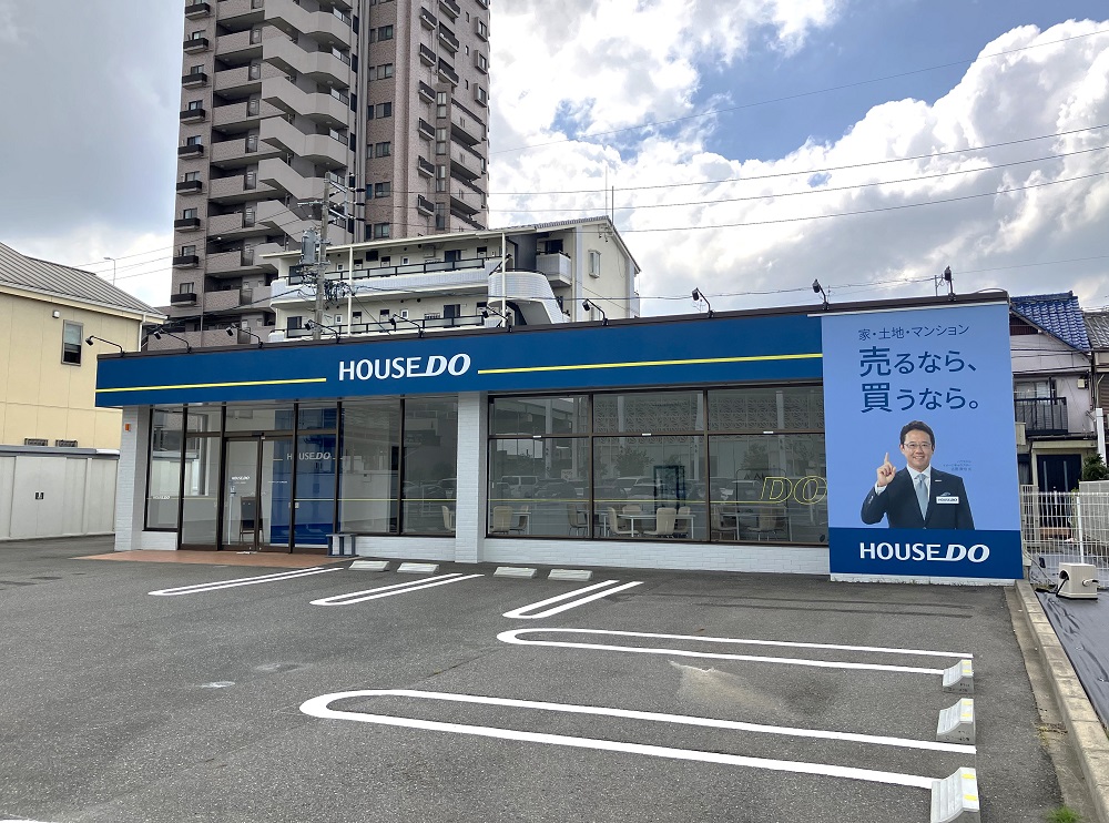 駐車スペース10台分ございます。